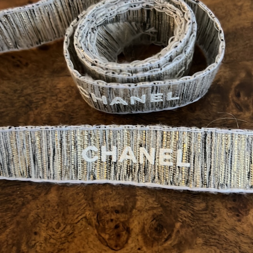 Authentic Chanel Ribbon - Picture 2 of 4